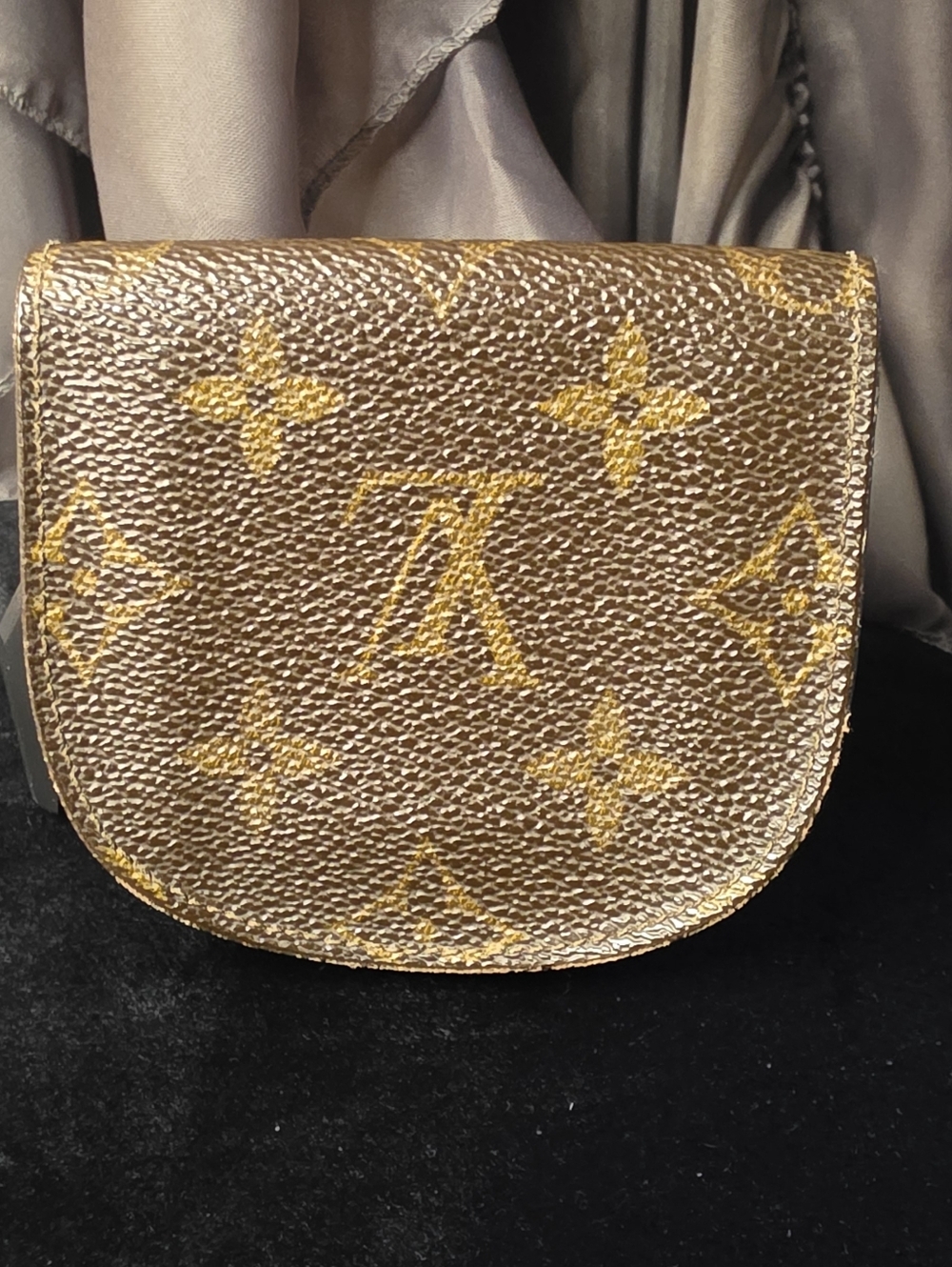 Authentic Louis Vuitton Monogram Mini Coin Pouch🤎 - Picture 3 of 10